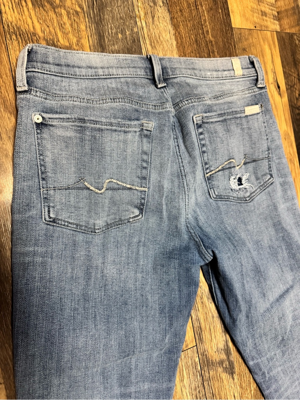 7 For All Mankind Josefina Light Blue Distressed Cropped Jeans - Picture 8 of 8